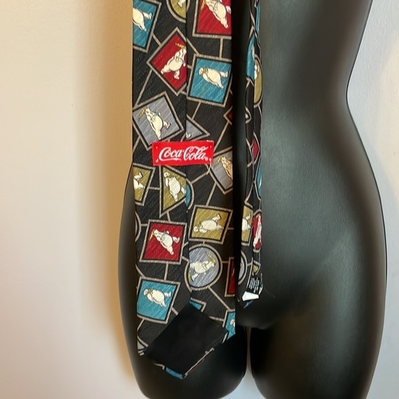Coca Cola Polar Bear Silk Tie Vintage Novelty Graphic - Picture 15 of 16